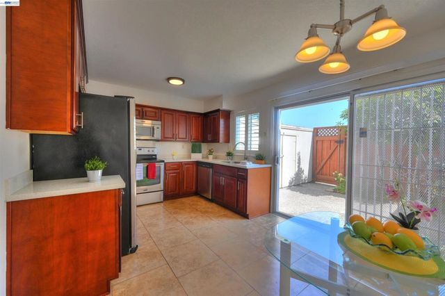 2322 Belvedere Ave, San Leandro, CA 94577