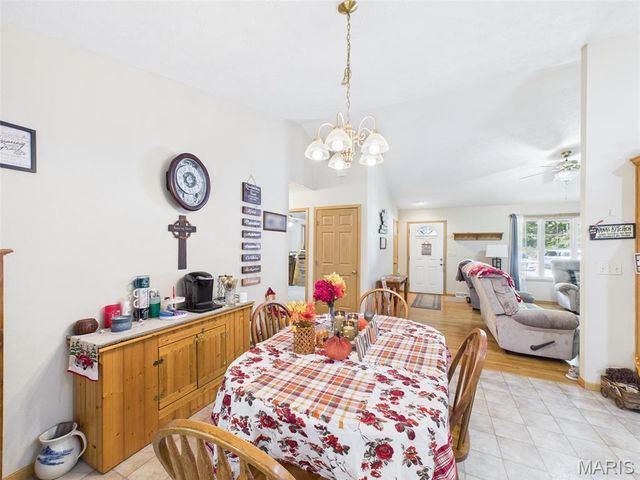 14060 Country Lane, Dixon, MO 65459