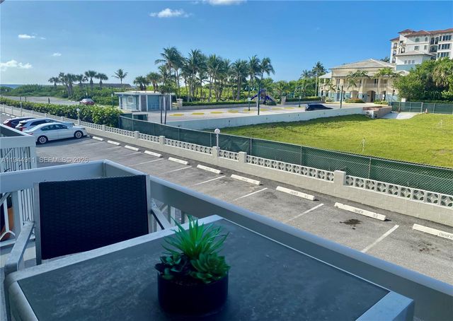 125 Ocean Ave 202, Palm Beach Shores, FL 33404