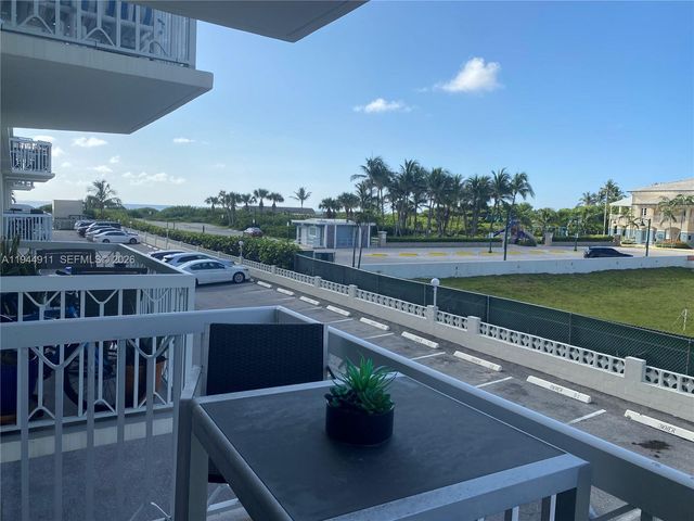 125 Ocean Ave 202, Palm Beach Shores, FL 33404
