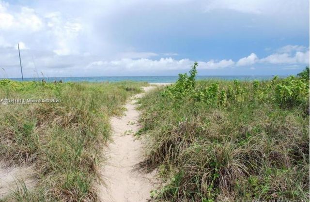 125 Ocean Ave 202, Palm Beach Shores, FL 33404