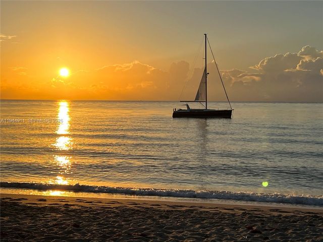 125 Ocean Ave 202, Palm Beach Shores, FL 33404