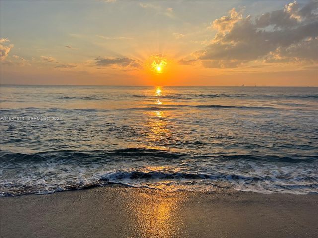 125 Ocean Ave 202, Palm Beach Shores, FL 33404