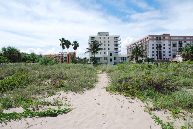 125 Ocean Ave 202, Palm Beach Shores, FL 33404