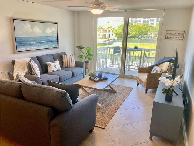 125 Ocean Ave 202, Palm Beach Shores, FL 33404