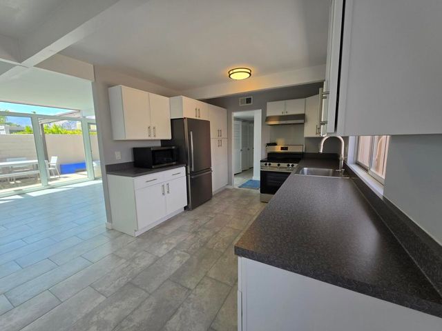 735 E Louise Drive, Palm Springs, CA 92262