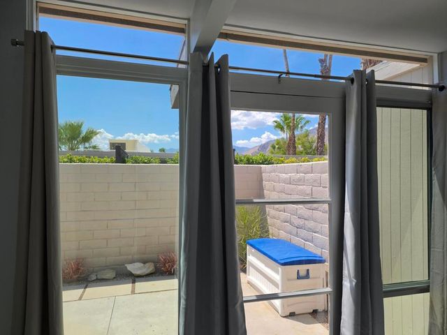735 E Louise Drive, Palm Springs, CA 92262