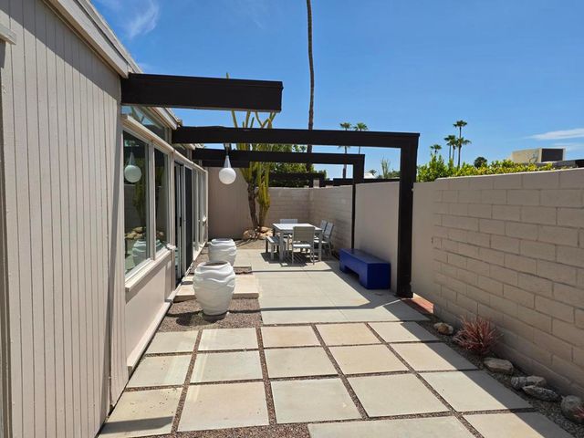 735 E Louise Drive, Palm Springs, CA 92262