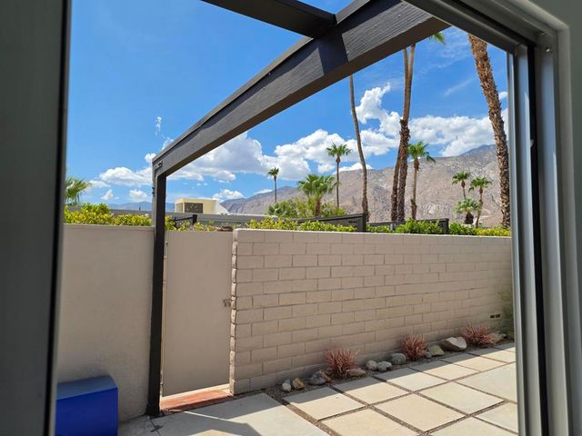 735 E Louise Drive, Palm Springs, CA 92262