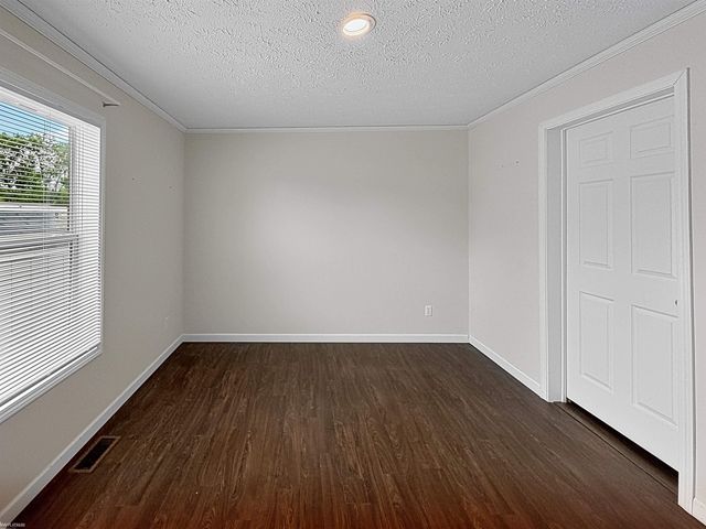 16228 Notre Dame Street, Clinton Township, MI 48038