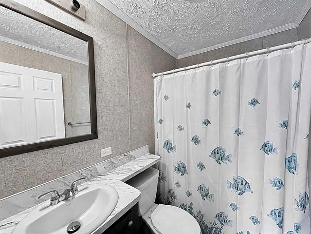16228 Notre Dame Street, Clinton Township, MI 48038