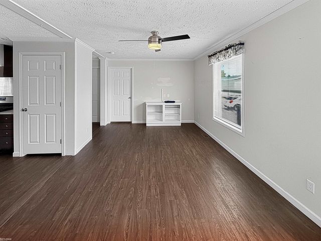 16228 Notre Dame Street, Clinton Township, MI 48038