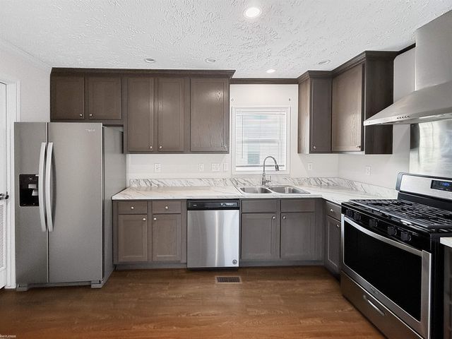 16228 Notre Dame Street, Clinton Township, MI 48038