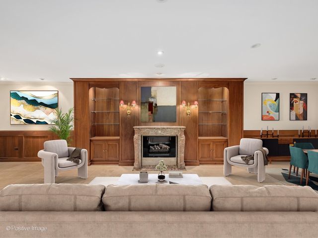 1401 Burr Oak Road 202B, Hinsdale, IL 60521