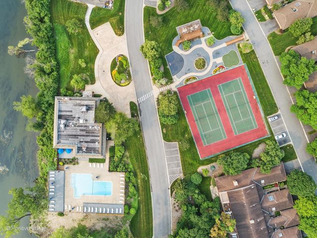 1401 Burr Oak Road 202B, Hinsdale, IL 60521