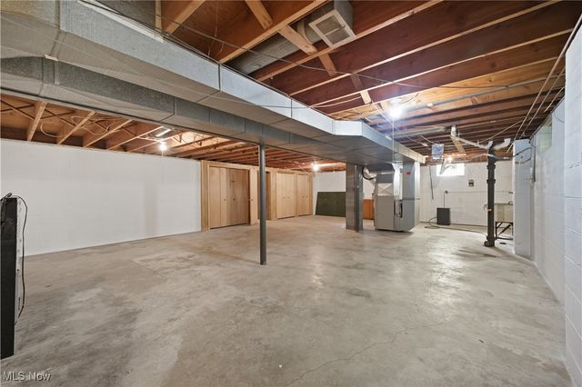 11 Hillside Drive, Girard, OH 44420