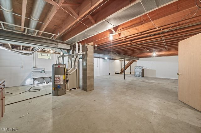 11 Hillside Drive, Girard, OH 44420