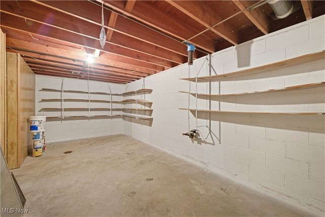 11 Hillside Drive, Girard, OH 44420