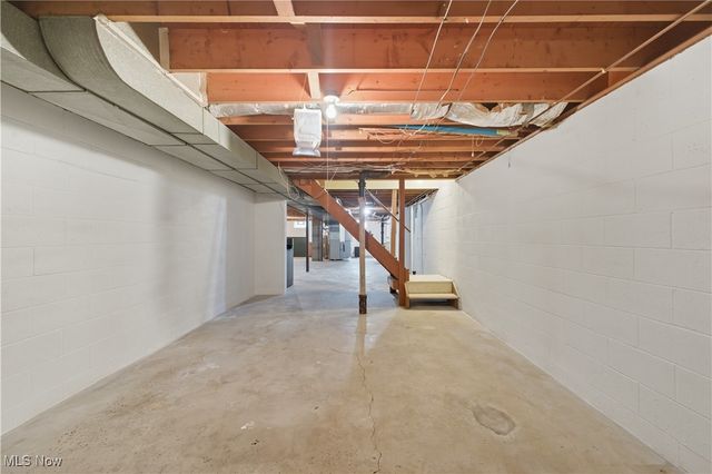 11 Hillside Drive, Girard, OH 44420