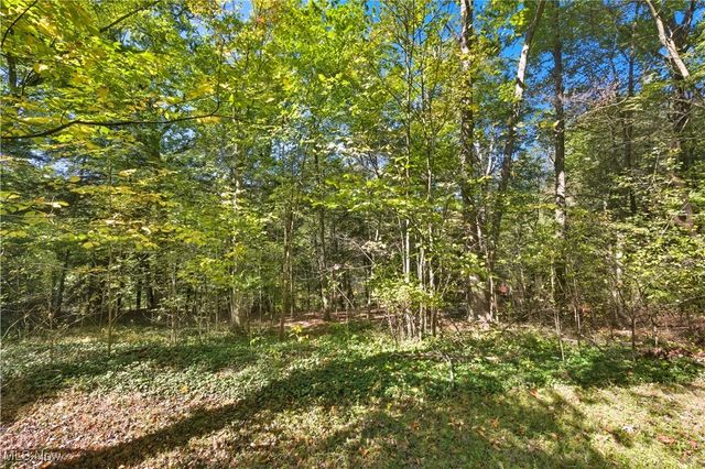 11 Hillside Drive, Girard, OH 44420