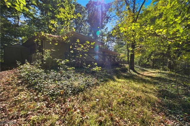 11 Hillside Drive, Girard, OH 44420