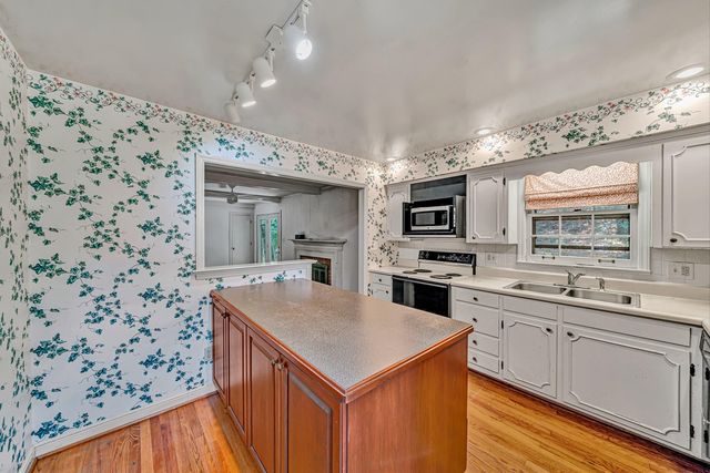 3331 Longhorn RD, Roanoke, VA 24018