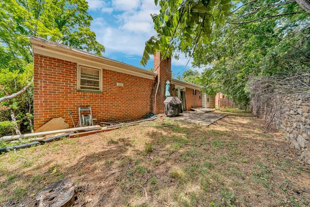 3331 Longhorn RD, Roanoke, VA 24018