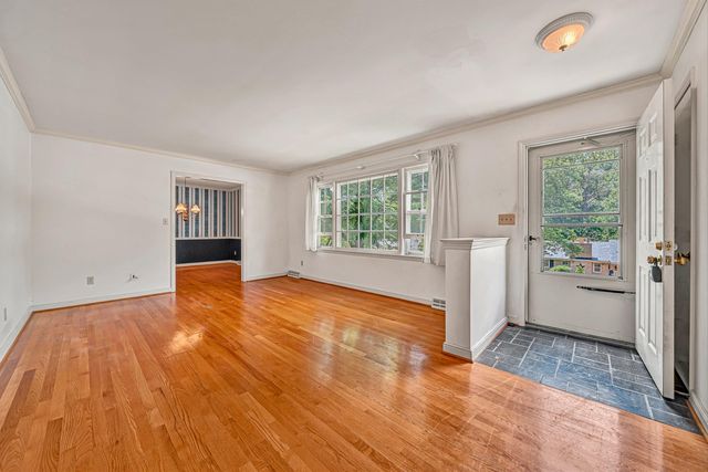 3331 Longhorn RD, Roanoke, VA 24018
