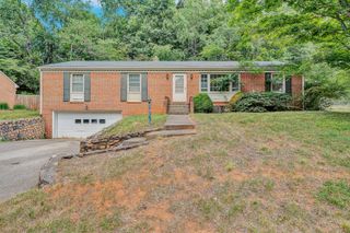 3331 Longhorn RD, Roanoke, VA 24018