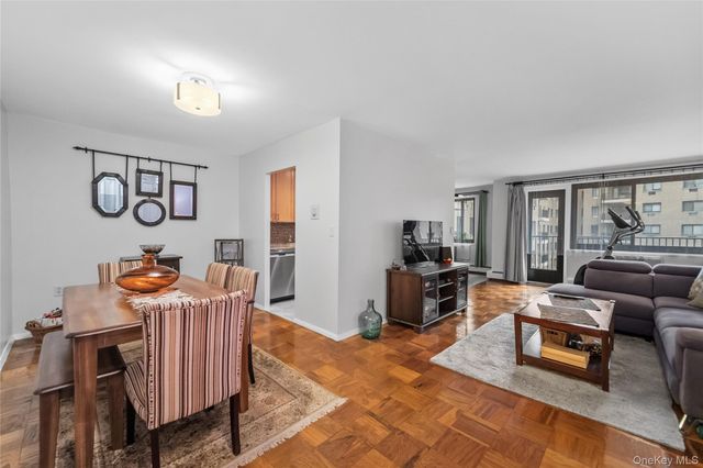 100 E Hartsdale Avenue 3BE, Hartsdale, NY 10530