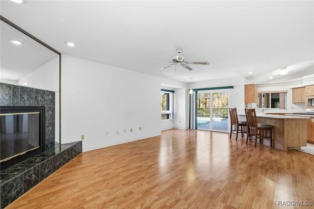 3755 W Douglasfir Circle, Beverly Hills, FL 34465