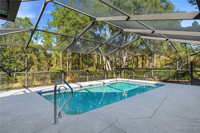 3755 W Douglasfir Circle, Beverly Hills, FL 34465