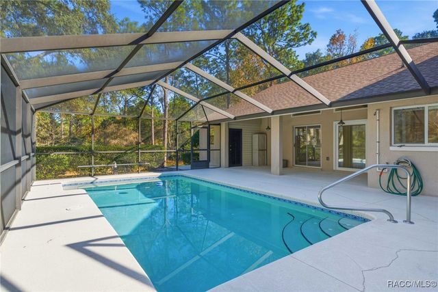 3755 W Douglasfir Circle, Beverly Hills, FL 34465