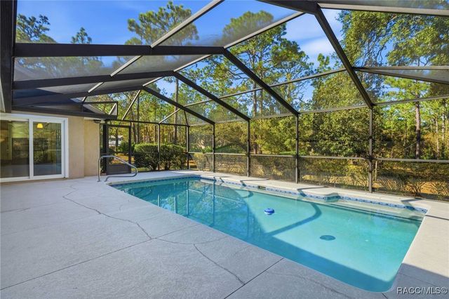 3755 W Douglasfir Circle, Beverly Hills, FL 34465