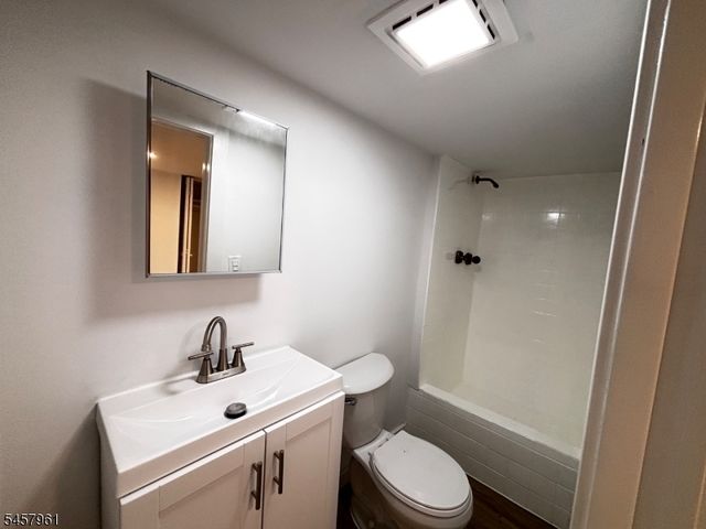 20 Garbarino Ave, Wanaque Boro, NJ 07465