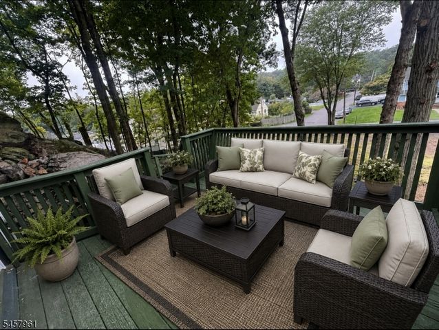 20 Garbarino Ave, Wanaque Boro, NJ 07465