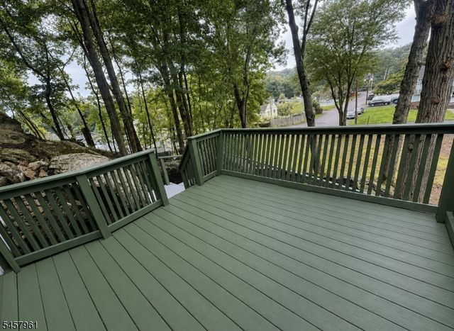 20 Garbarino Ave, Wanaque Boro, NJ 07465