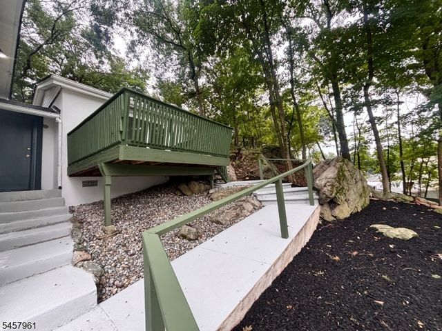20 Garbarino Ave, Wanaque Boro, NJ 07465