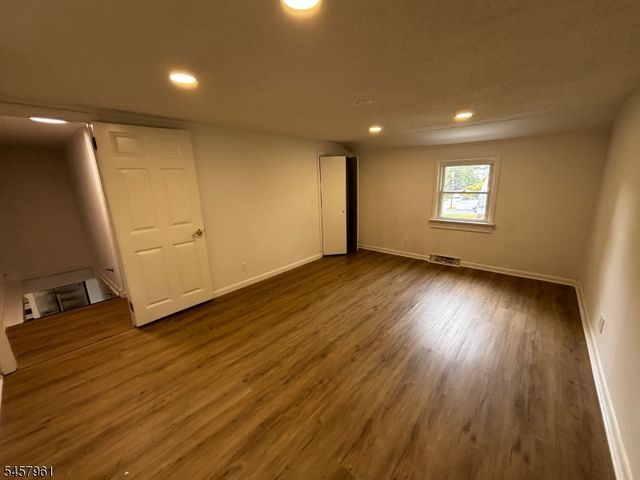 20 Garbarino Ave, Wanaque Boro, NJ 07465