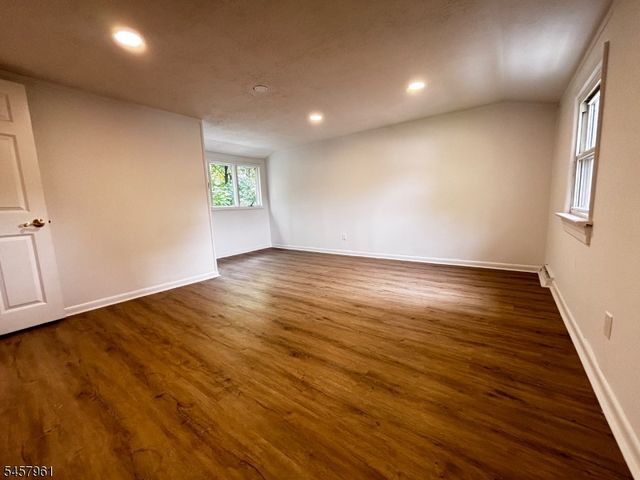 20 Garbarino Ave, Wanaque Boro, NJ 07465