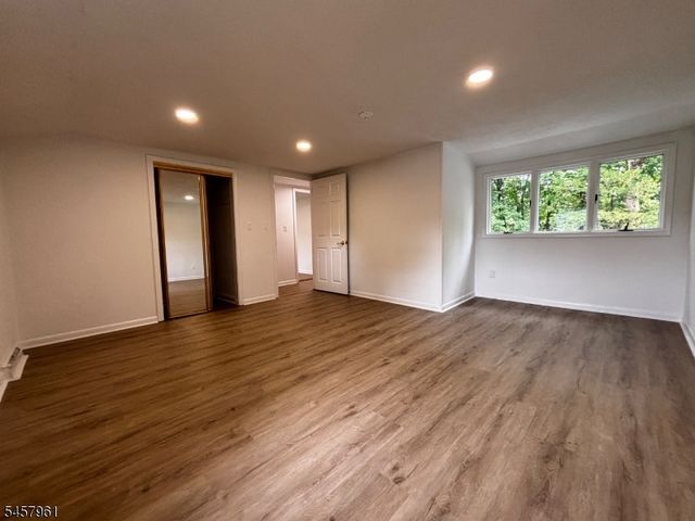 20 Garbarino Ave, Wanaque Boro, NJ 07465