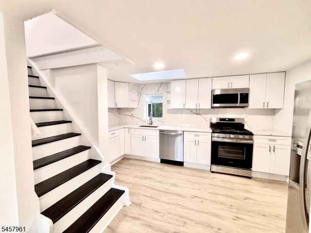 20 Garbarino Ave, Wanaque Boro, NJ 07465