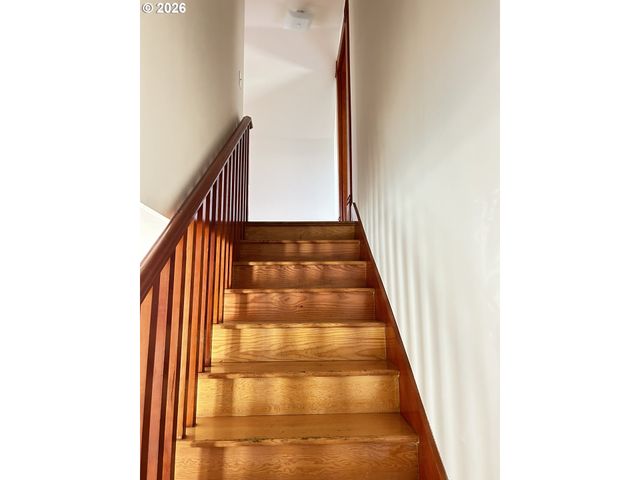 12727 Se SHERMAN St, Portland, OR 97233