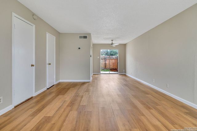 929 OBLATE DR, San Antonio, TX 78216