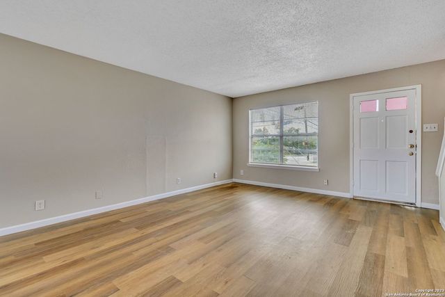 929 OBLATE DR, San Antonio, TX 78216