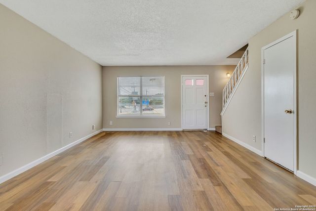 929 OBLATE DR, San Antonio, TX 78216