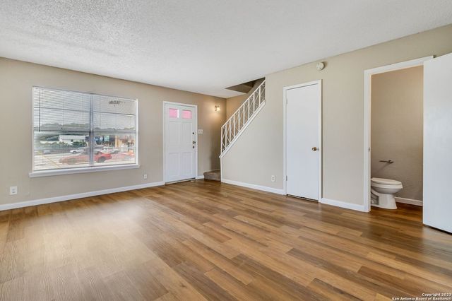 929 OBLATE DR, San Antonio, TX 78216