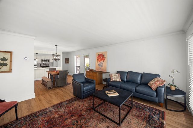 5907 E University Boulevard 201, Dallas, TX 75206