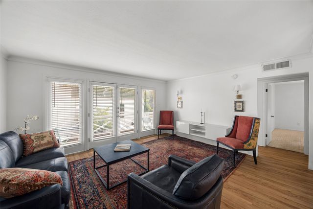 5907 E University Boulevard 201, Dallas, TX 75206