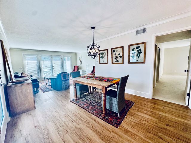 5907 E University Boulevard 201, Dallas, TX 75206